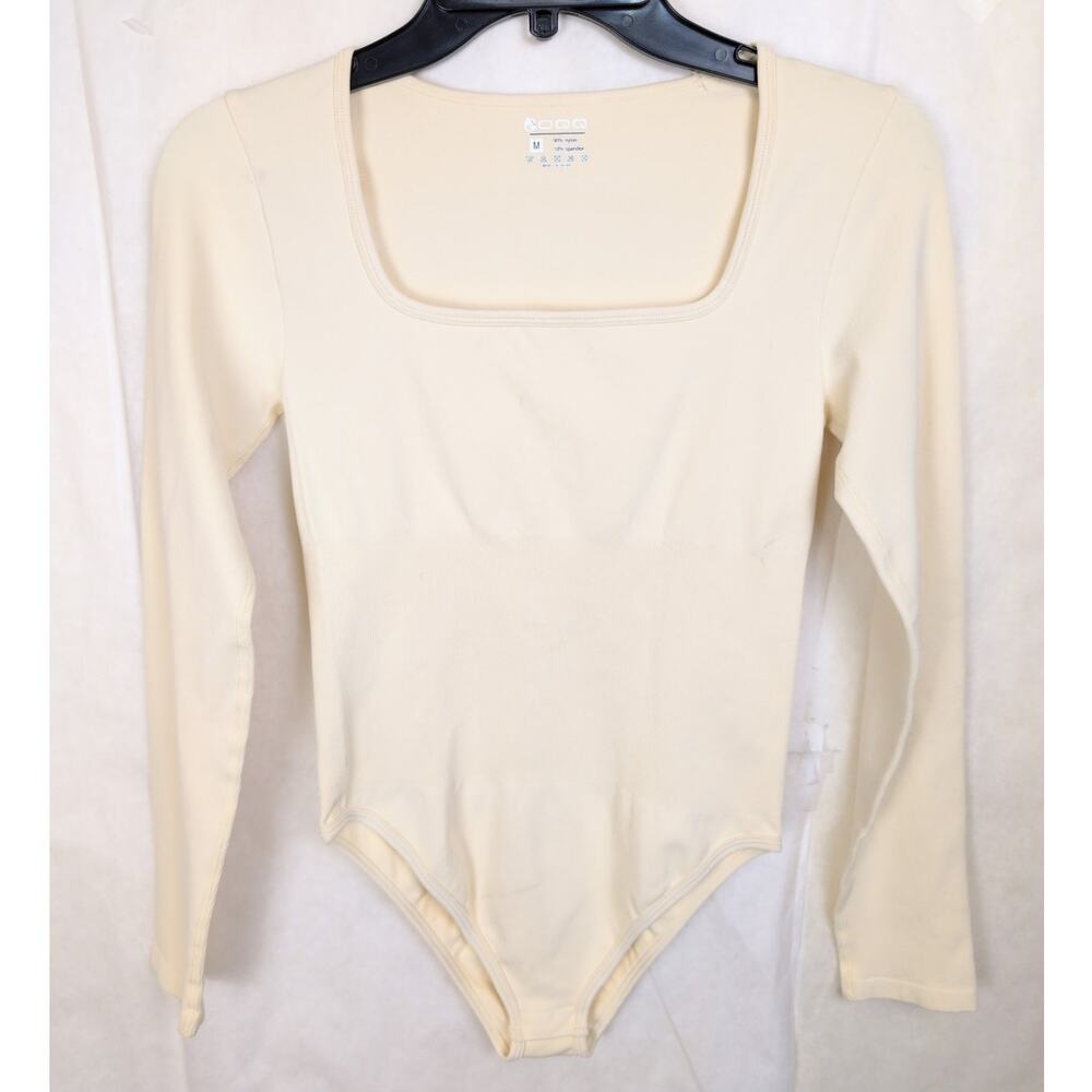 OQQ ivory square neck long sleeve bodysuit Size Med Minimal Staple Capsule Layer
